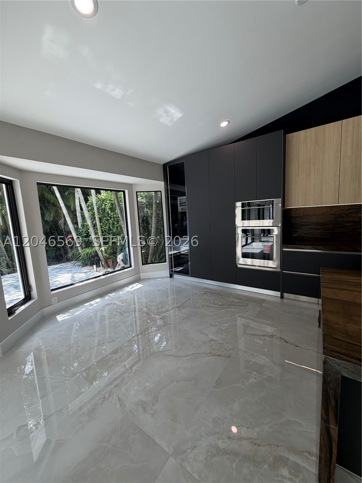 Real estate property located at 4499 93rd Doral Ct, Miami-dade, Doral Estates Villas, Doral, FL