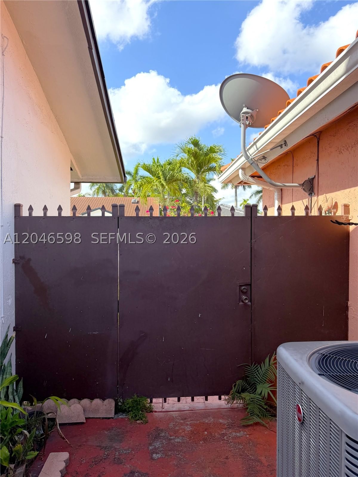 Real estate property located at 14225 55th St, Miami-dade, Bird Lakes South Sec 2, Miami, FL