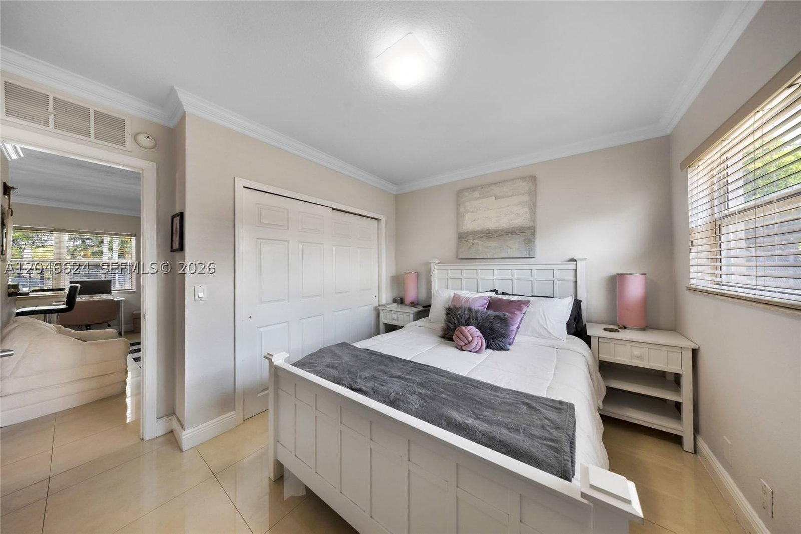 Real estate property located at 660 11th Ave #102, Broward, Capri Courts Condo, Fort Lauderdale, FL
