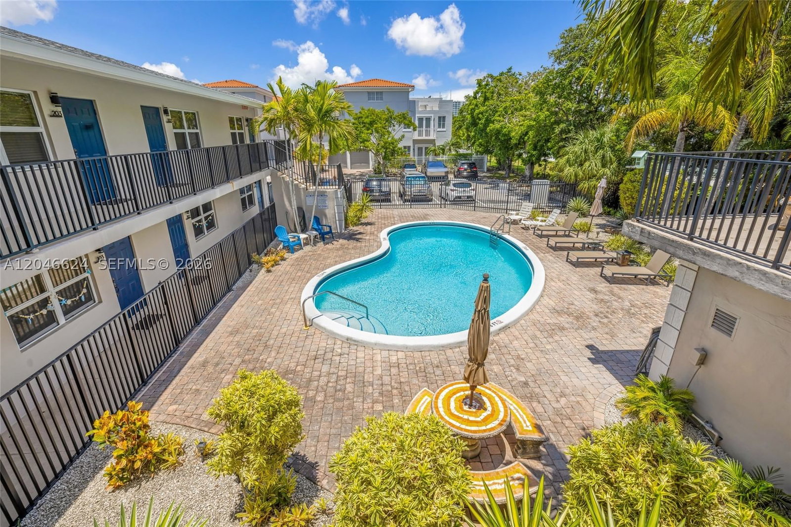 Real estate property located at 660 11th Ave #102, Broward, Capri Courts Condo, Fort Lauderdale, FL