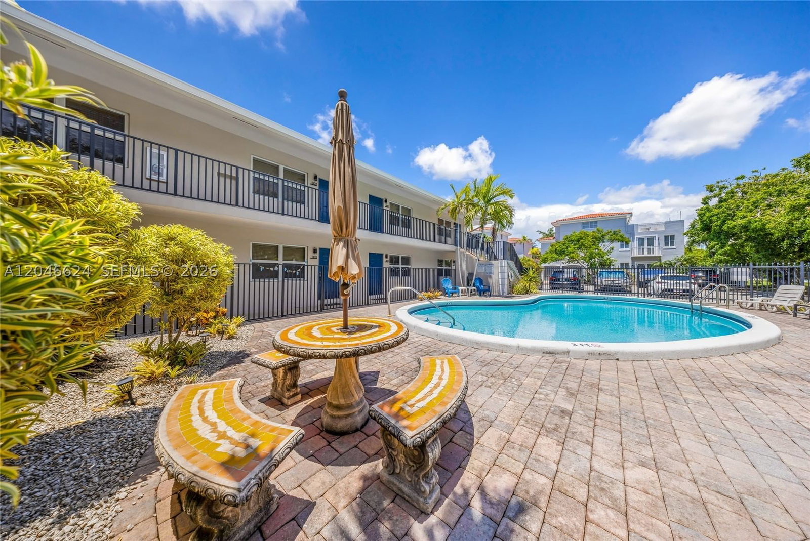 Real estate property located at 660 11th Ave #102, Broward, Capri Courts Condo, Fort Lauderdale, FL