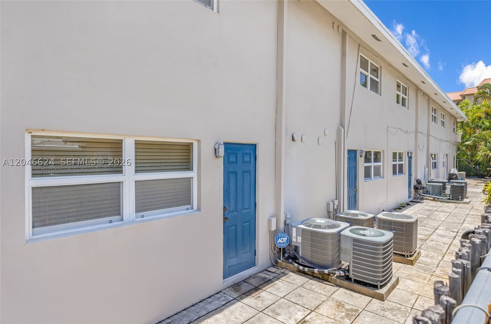 Real estate property located at 660 11th Ave #102, Broward, Capri Courts Condo, Fort Lauderdale, FL