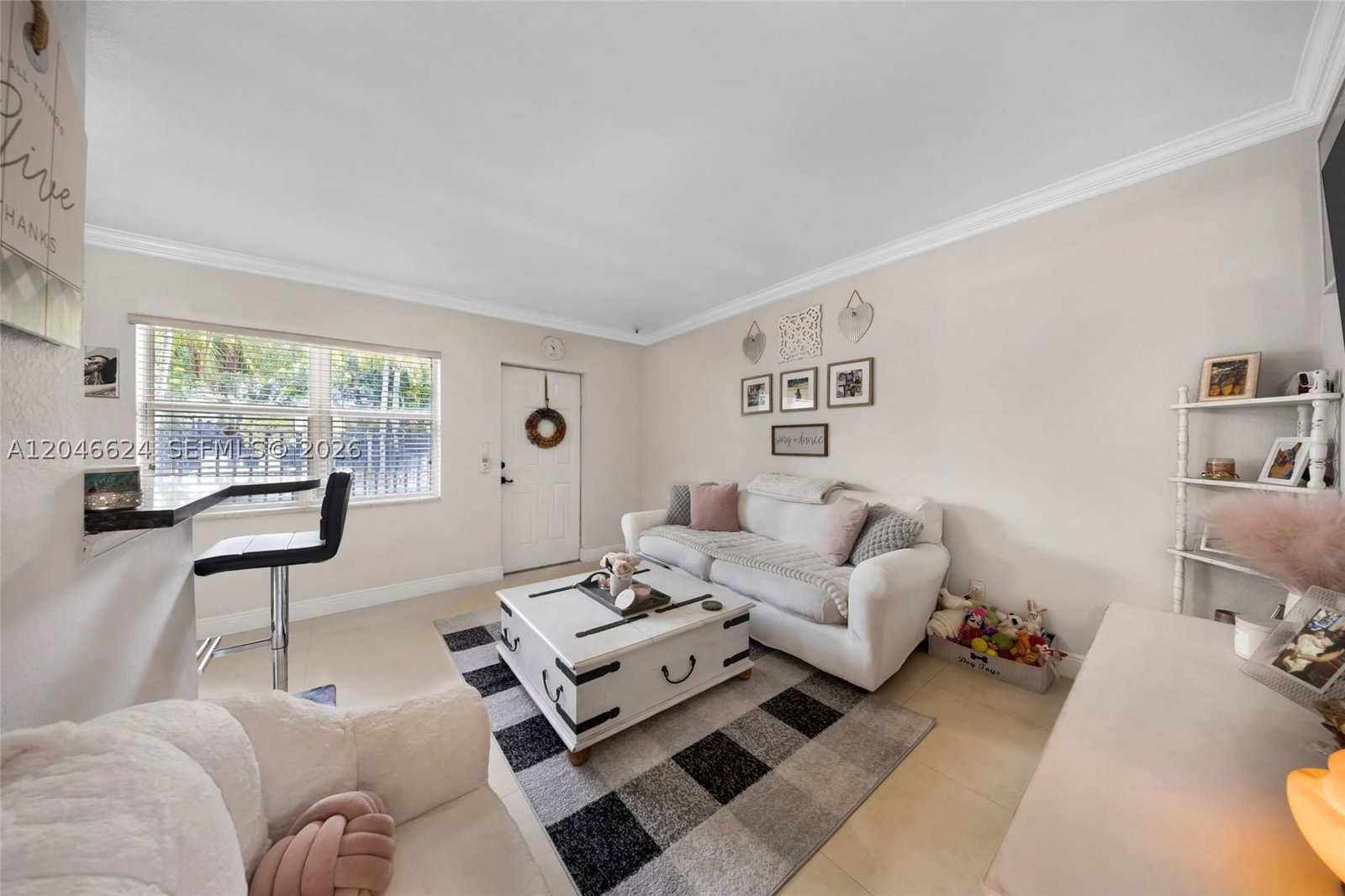 Real estate property located at 660 11th Ave #102, Broward, Capri Courts Condo, Fort Lauderdale, FL