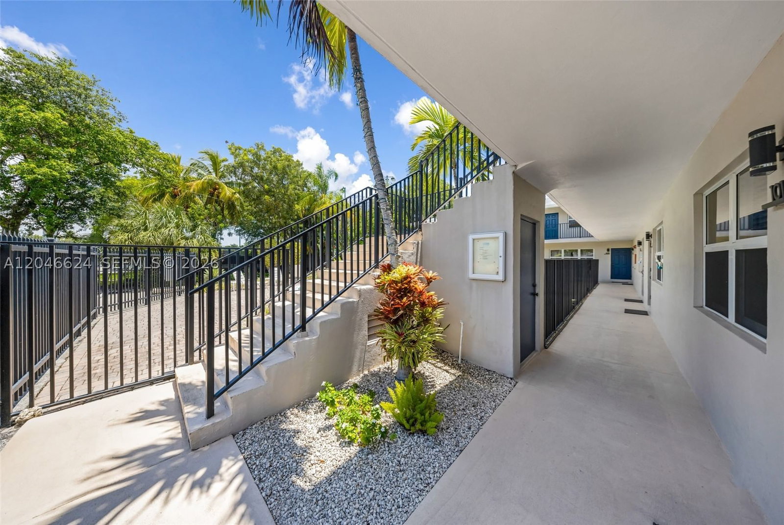 Real estate property located at 660 11th Ave #102, Broward, Capri Courts Condo, Fort Lauderdale, FL