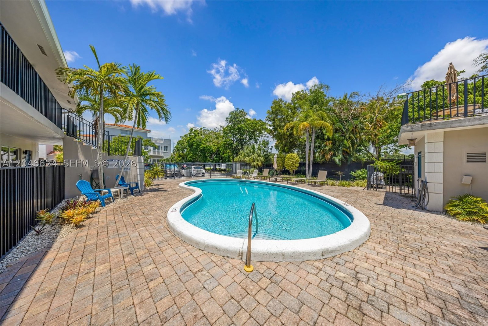 Real estate property located at 660 11th Ave #102, Broward, Capri Courts Condo, Fort Lauderdale, FL