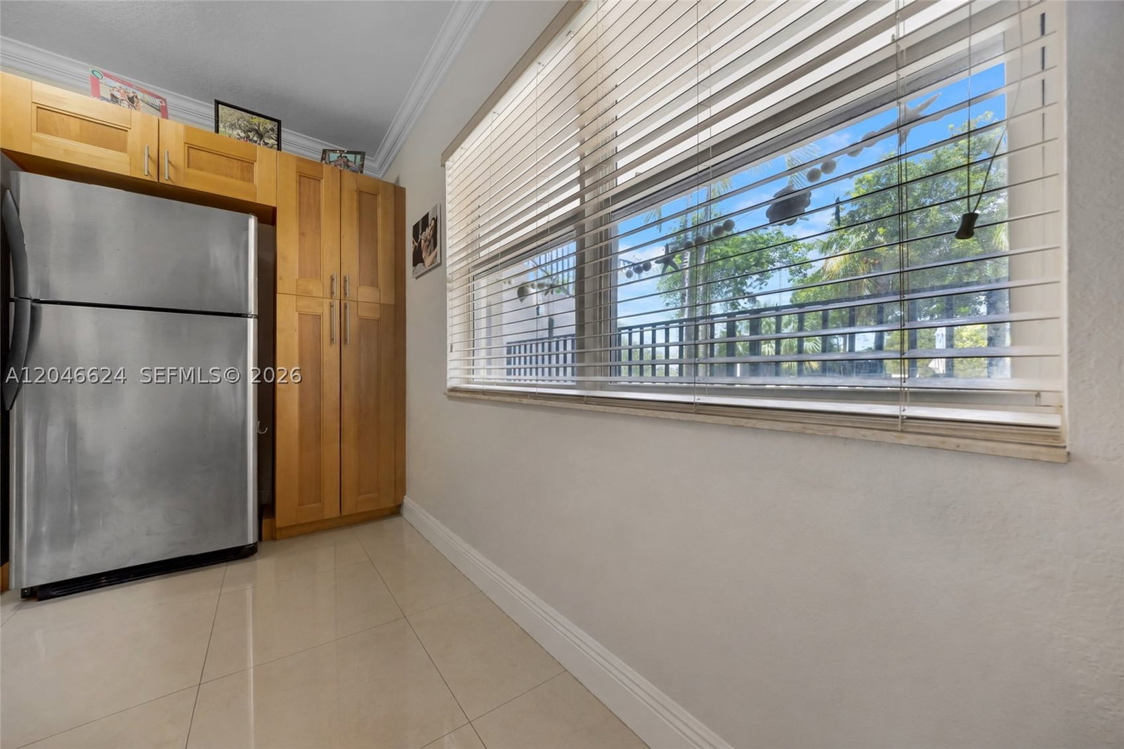 Real estate property located at 660 11th Ave #102, Broward, Capri Courts Condo, Fort Lauderdale, FL