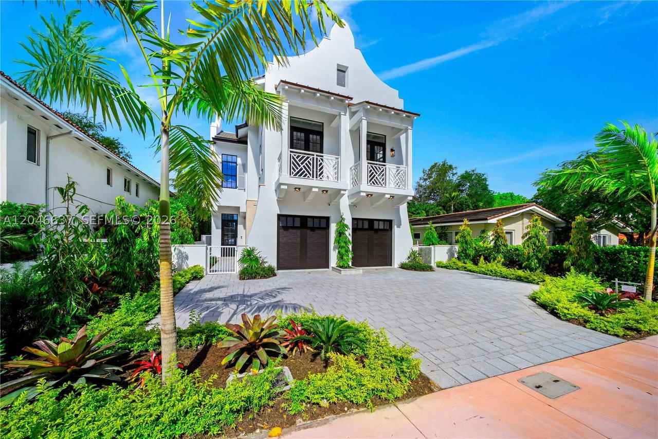 Real estate property located at 2712 Le Jeune Rd, Miami-dade, Coral Gables Biltmore Sec, Coral Gables, FL