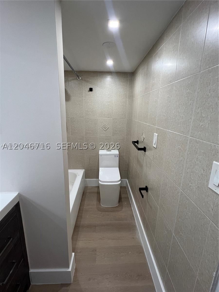 Real estate property located at 17021 Bay Rd #124, Miami-dade, Plaza Of Americas Condo P, Sunny Isles Beach, FL