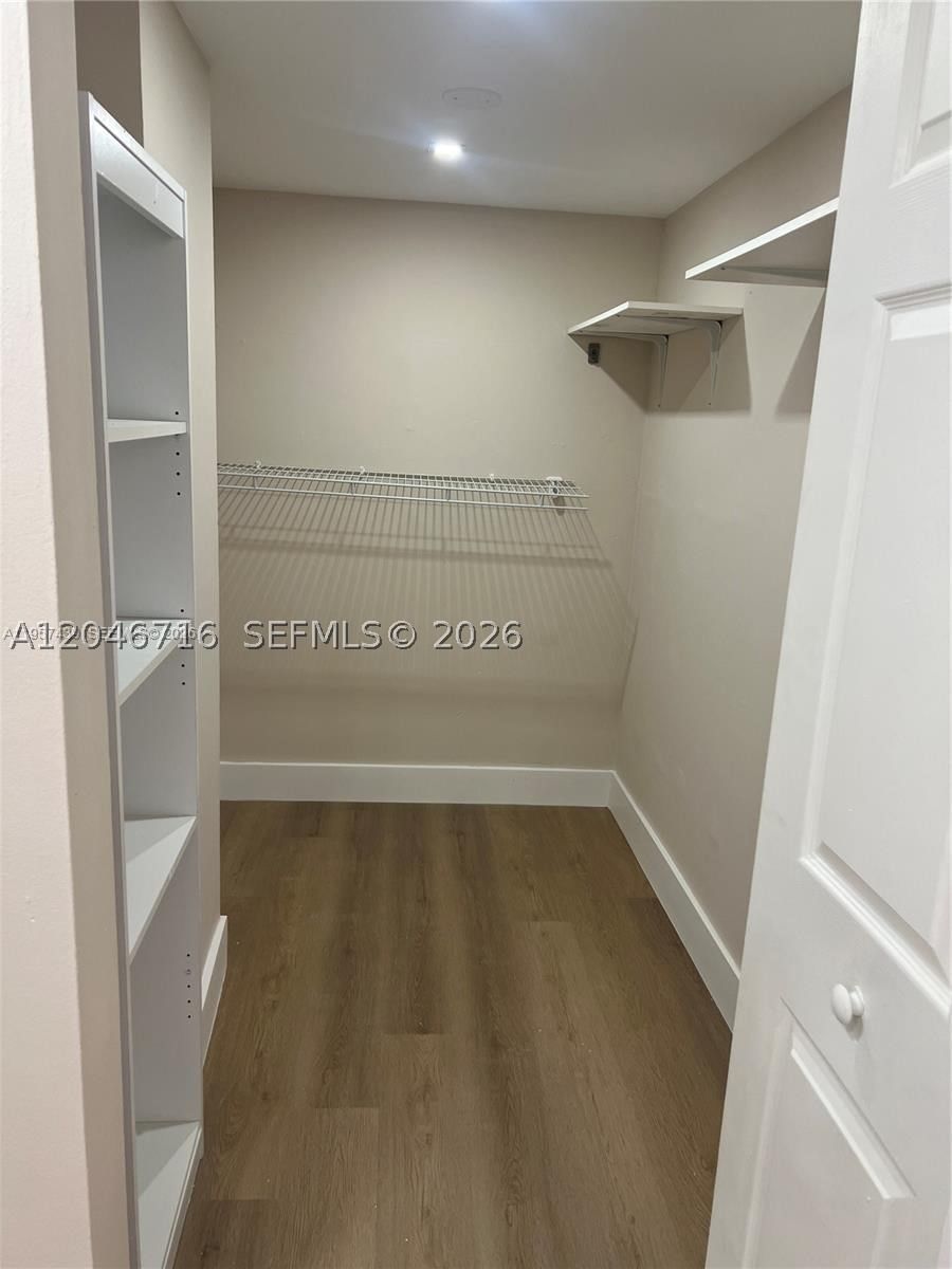 Real estate property located at 17021 Bay Rd #124, Miami-dade, Plaza Of Americas Condo P, Sunny Isles Beach, FL