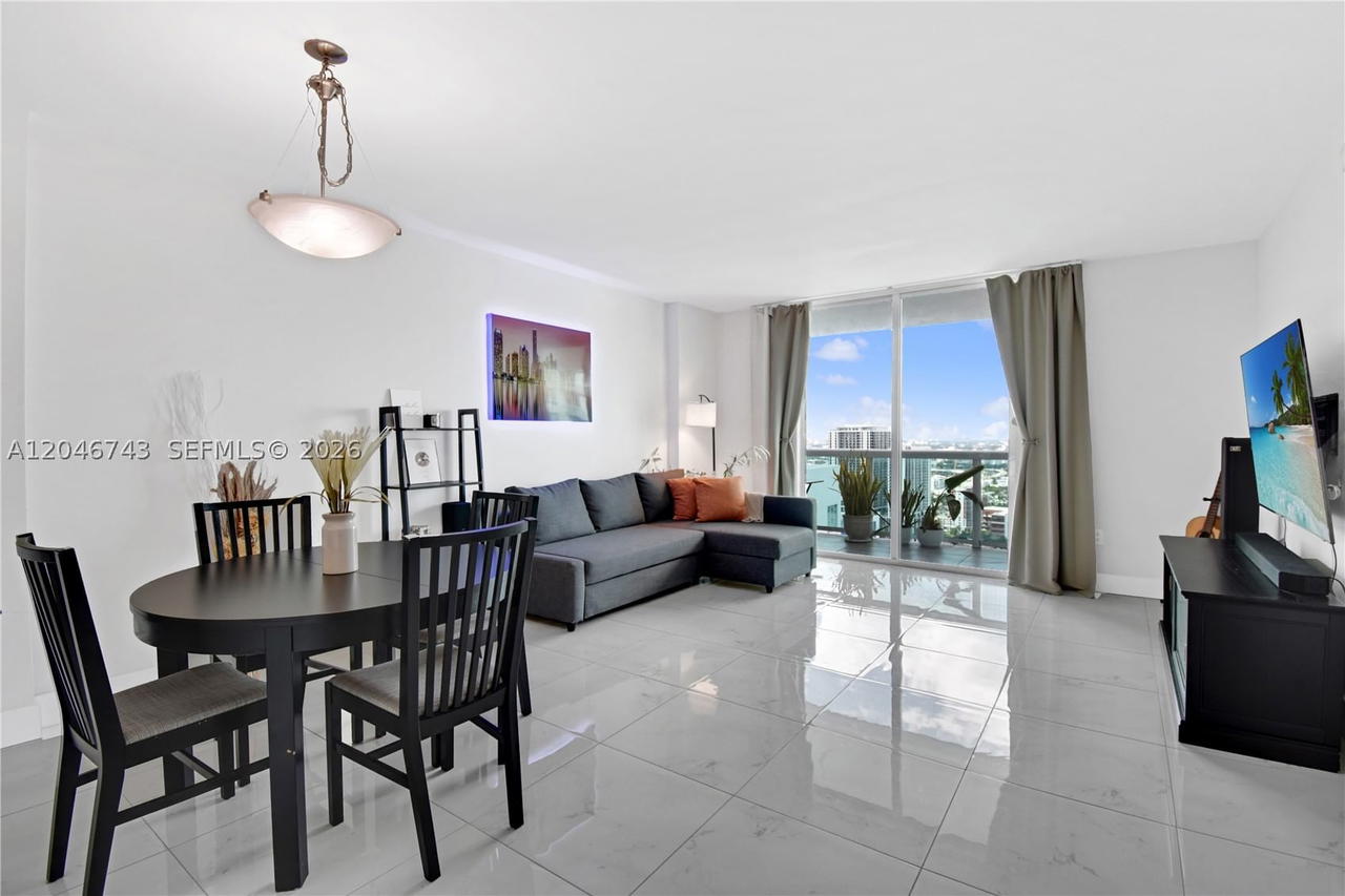 Real estate property located at 1800 Bayshore Dr #4106, Miami-dade, 1800 Club Condo, Miami, FL