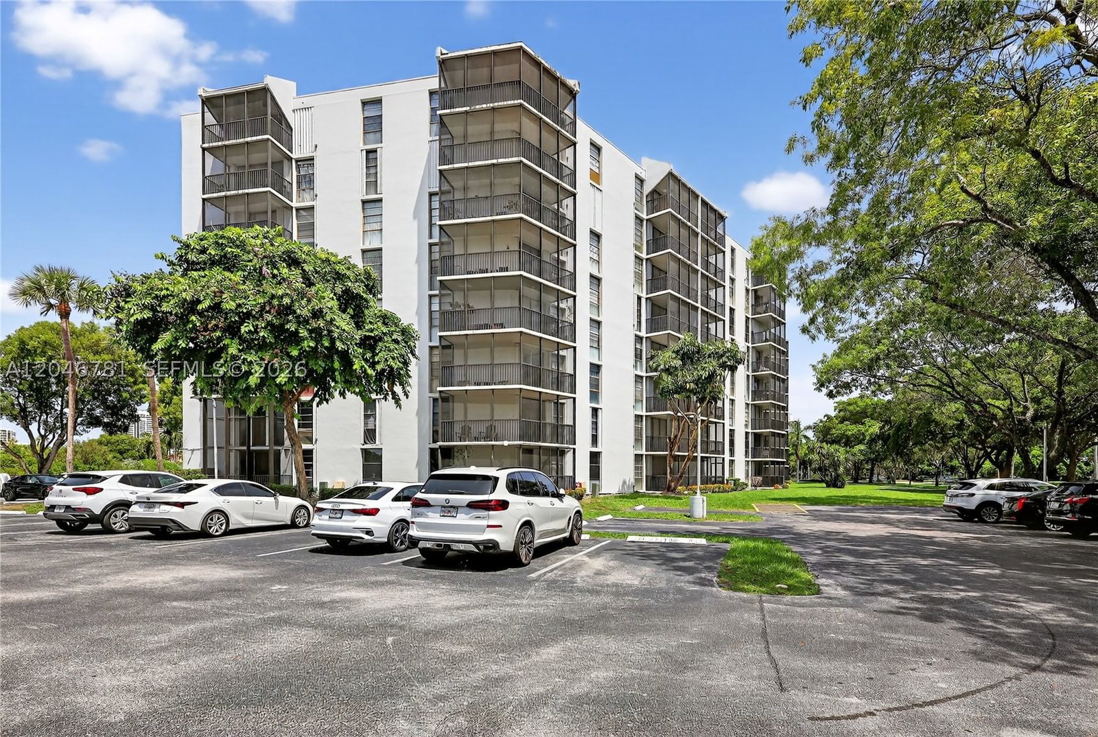 Real estate property located at 3401 Country Club Dr #109, Miami-dade, Ensenada Condo Bldg E-ii, Aventura, FL
