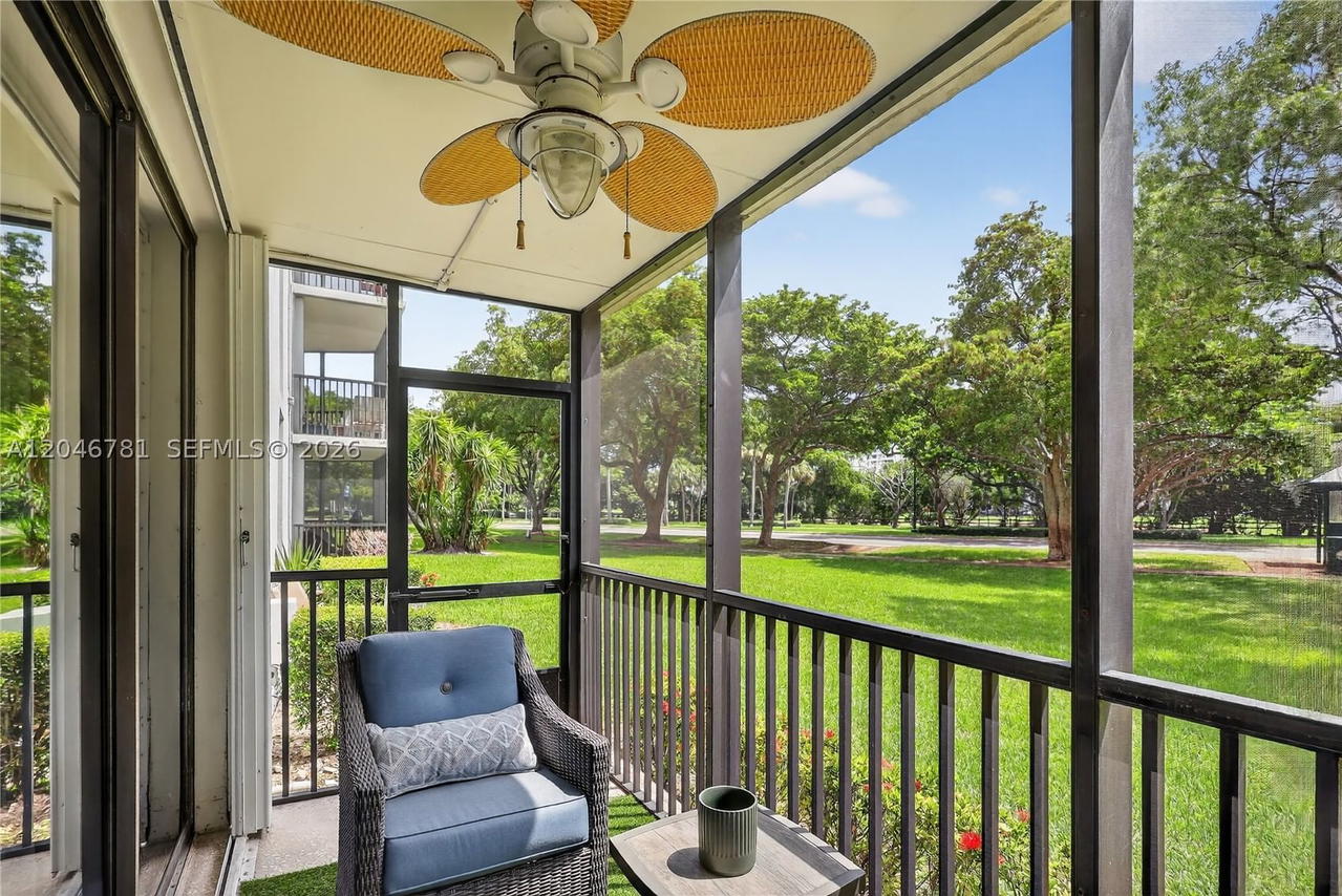 Real estate property located at 3401 Country Club Dr #109, Miami-dade, Ensenada Condo Bldg E-ii, Aventura, FL