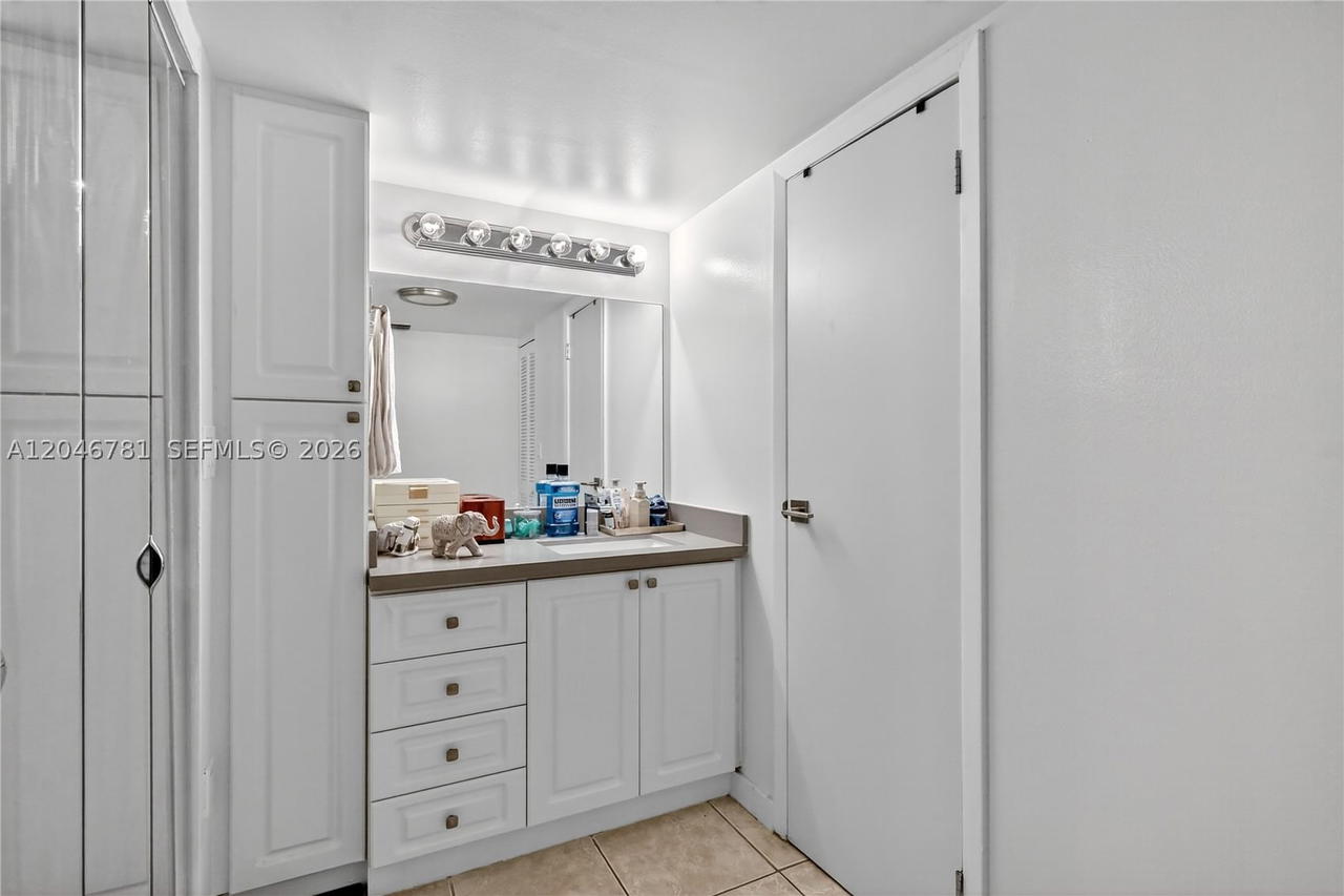 Real estate property located at 3401 Country Club Dr #109, Miami-dade, Ensenada Condo Bldg E-ii, Aventura, FL