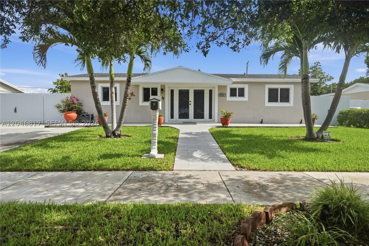 Real estate property located at 10451 201st Ter, Miami-dade, Benson Manor, Cutler Bay, FL