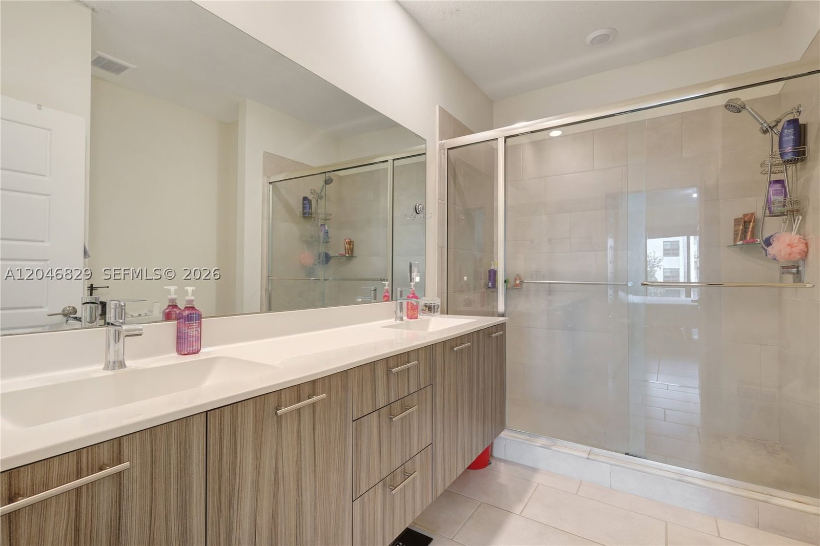 Real estate property located at 4636 84th Ave #22, Miami-dade, Downtown Doral South Phas, Doral, FL