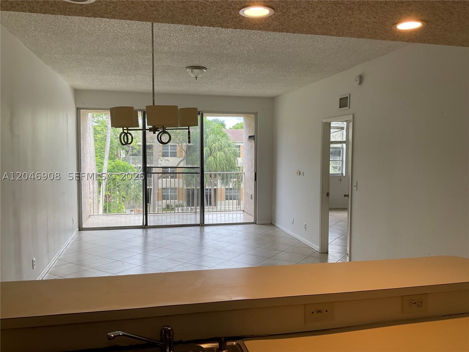 Real estate property located at 8282 24th St #8282, Broward, Coral Springs Estate Town, Coral Springs, FL