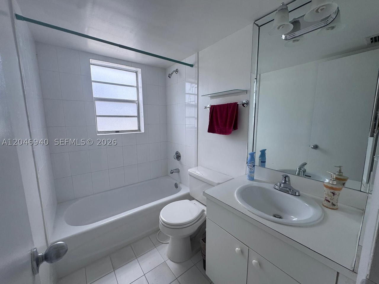 Real estate property located at 1725 60th St F222, Miami-dade, Los Suenos Condo, Hialeah, FL