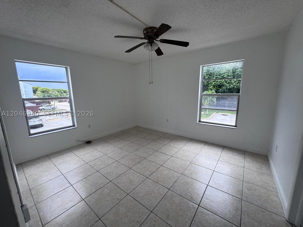 Real estate property located at 1725 60th St F222, Miami-dade, Los Suenos Condo, Hialeah, FL