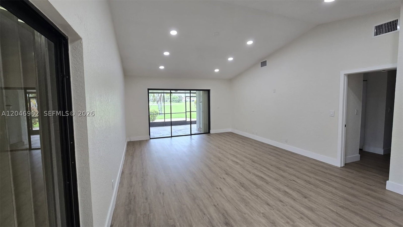 Real estate property located at 391 Ivy Ln #1, Broward, Villas Of Bonaventure At, Weston, FL
