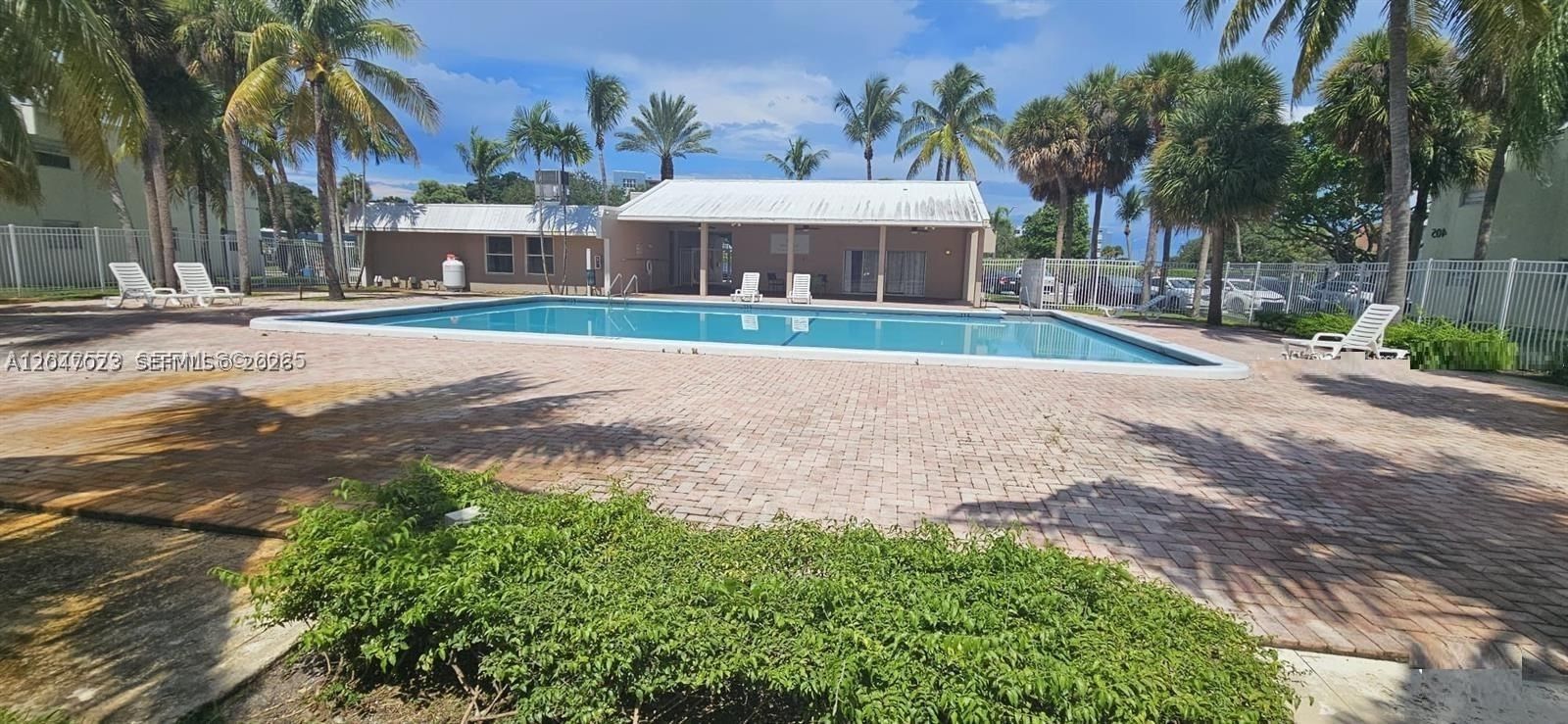 Real estate property located at 411 Executive Center Dr #203, Palm Beach, Clear Lake Palms Condo, West Palm Beach, FL