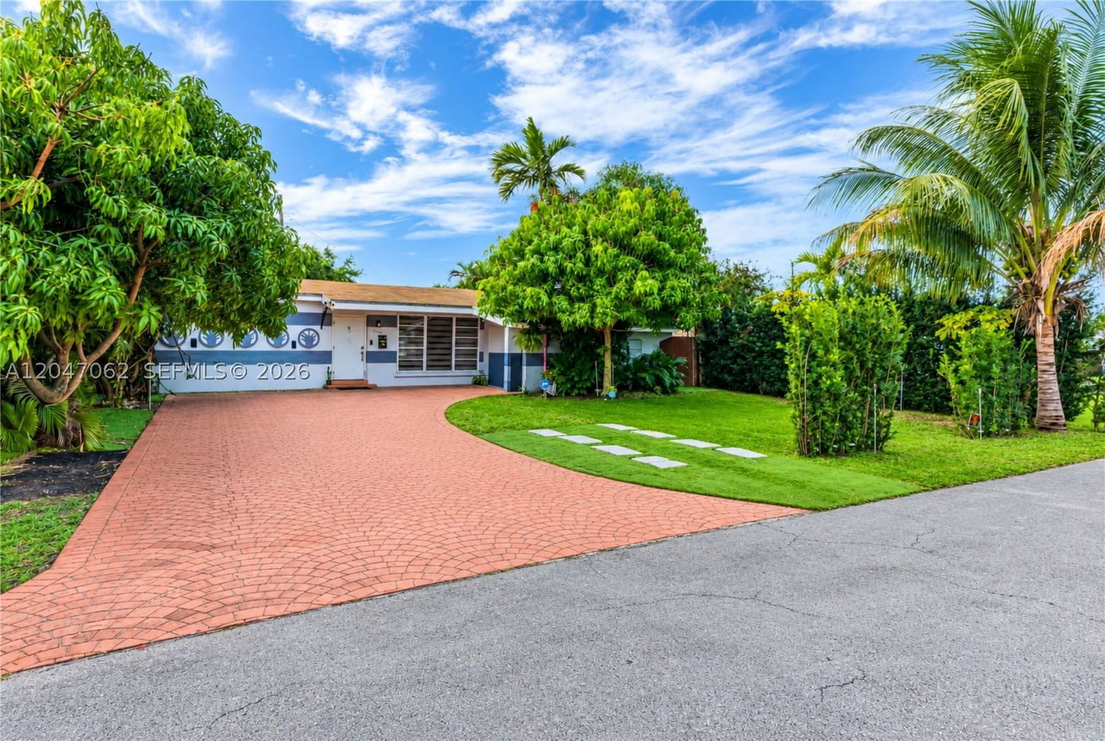 Real estate property located at 7630 Plantation Blvd, Broward, Miramar Sec 8, Miramar, FL