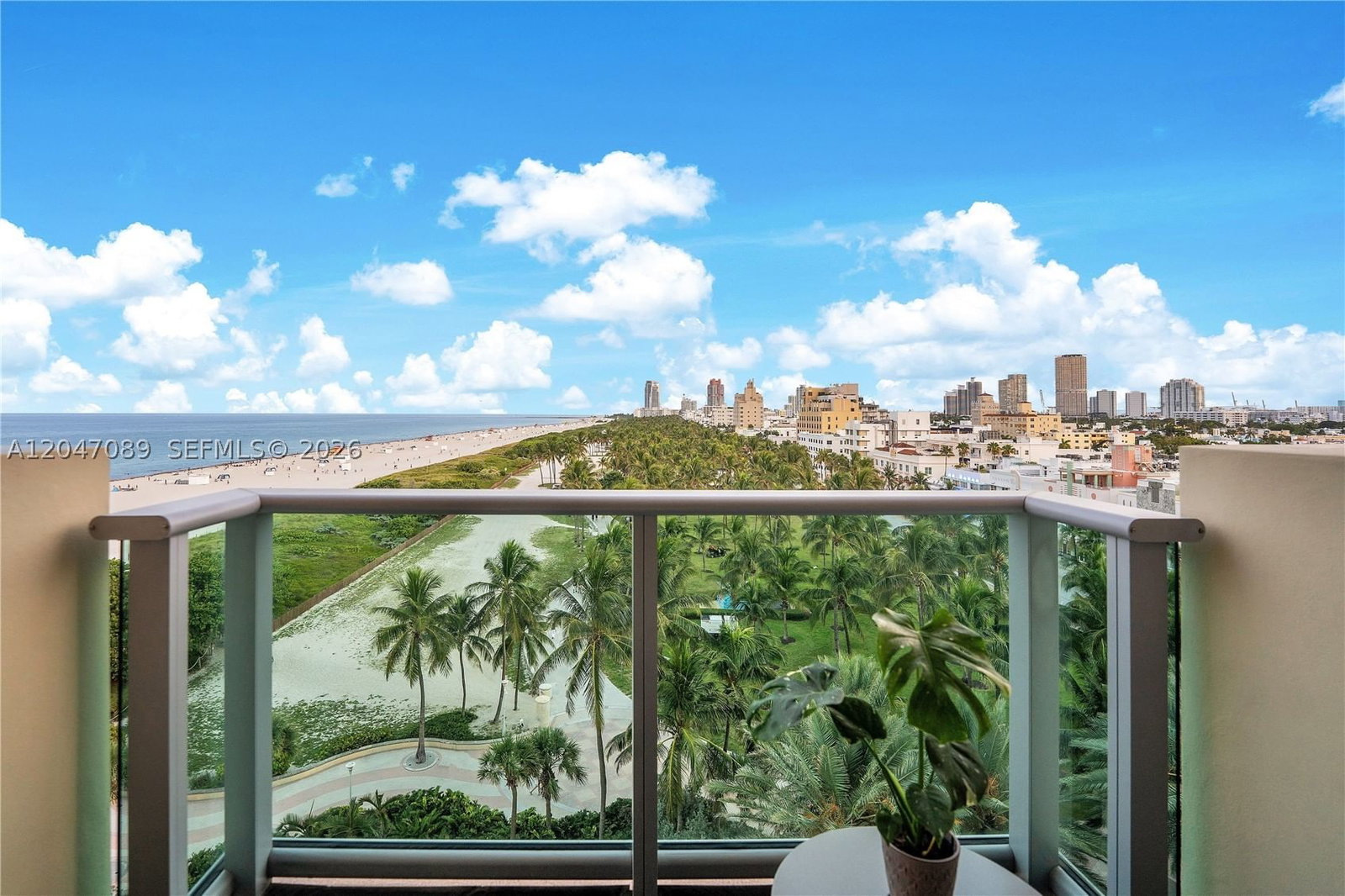 Real estate property located at 1455 Ocean Dr #904, Miami-dade, Il Villaggio On South Bea, Miami Beach, FL