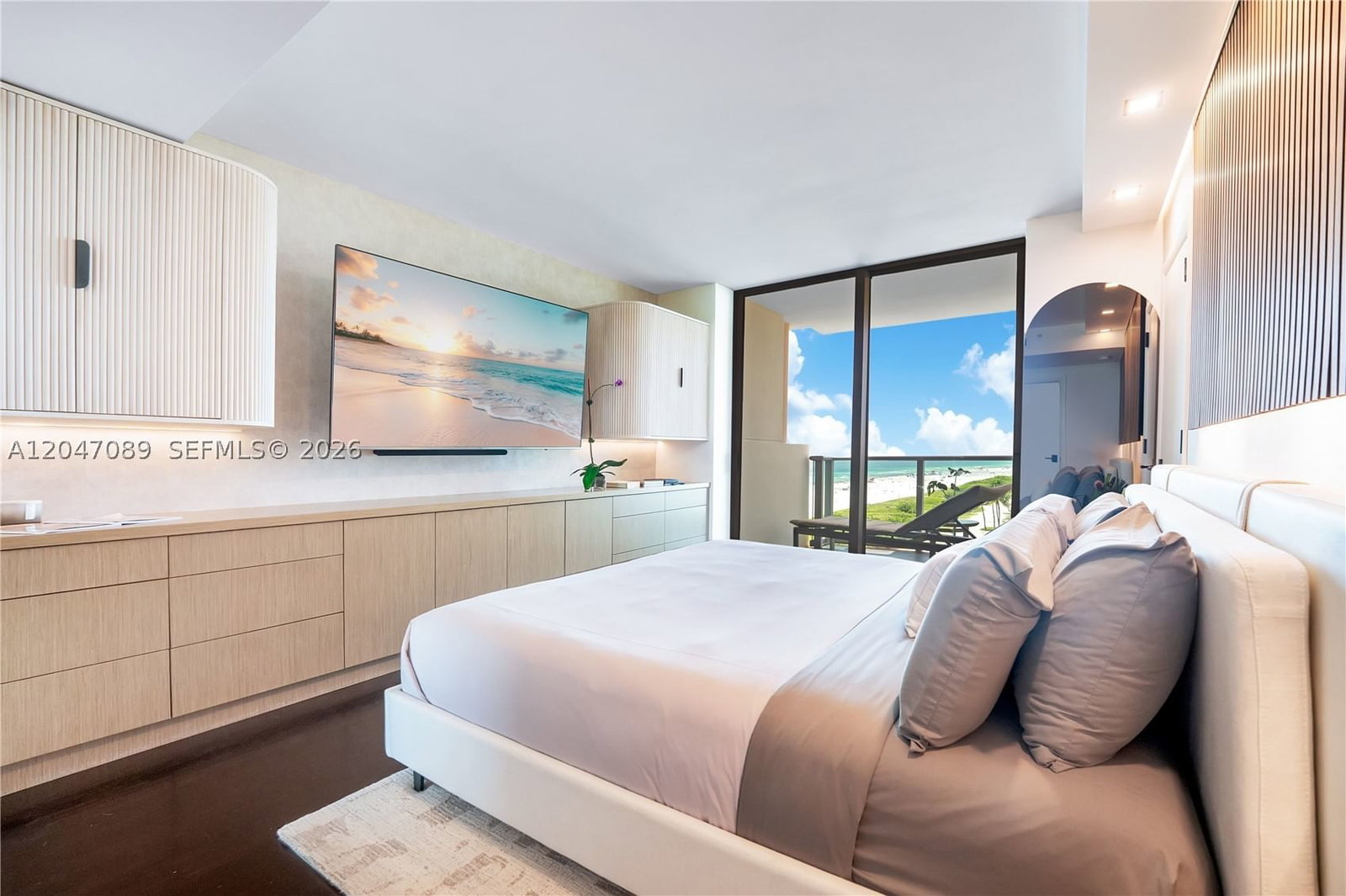 Real estate property located at 1455 Ocean Dr #904, Miami-dade, Il Villaggio On South Bea, Miami Beach, FL