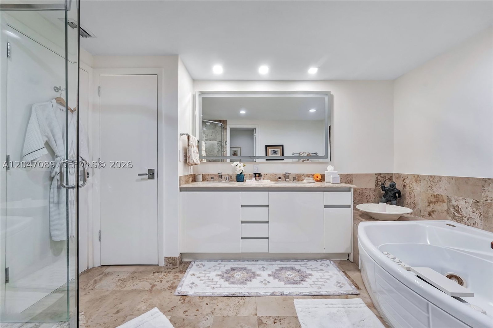 Real estate property located at 1455 Ocean Dr #904, Miami-dade, Il Villaggio On South Bea, Miami Beach, FL