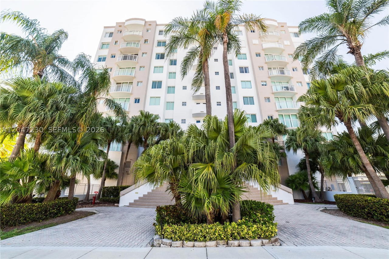 Real estate property located at 18000 Bay Rd #603, Miami-dade, Le Montcalm Condo, Sunny Isles Beach, FL