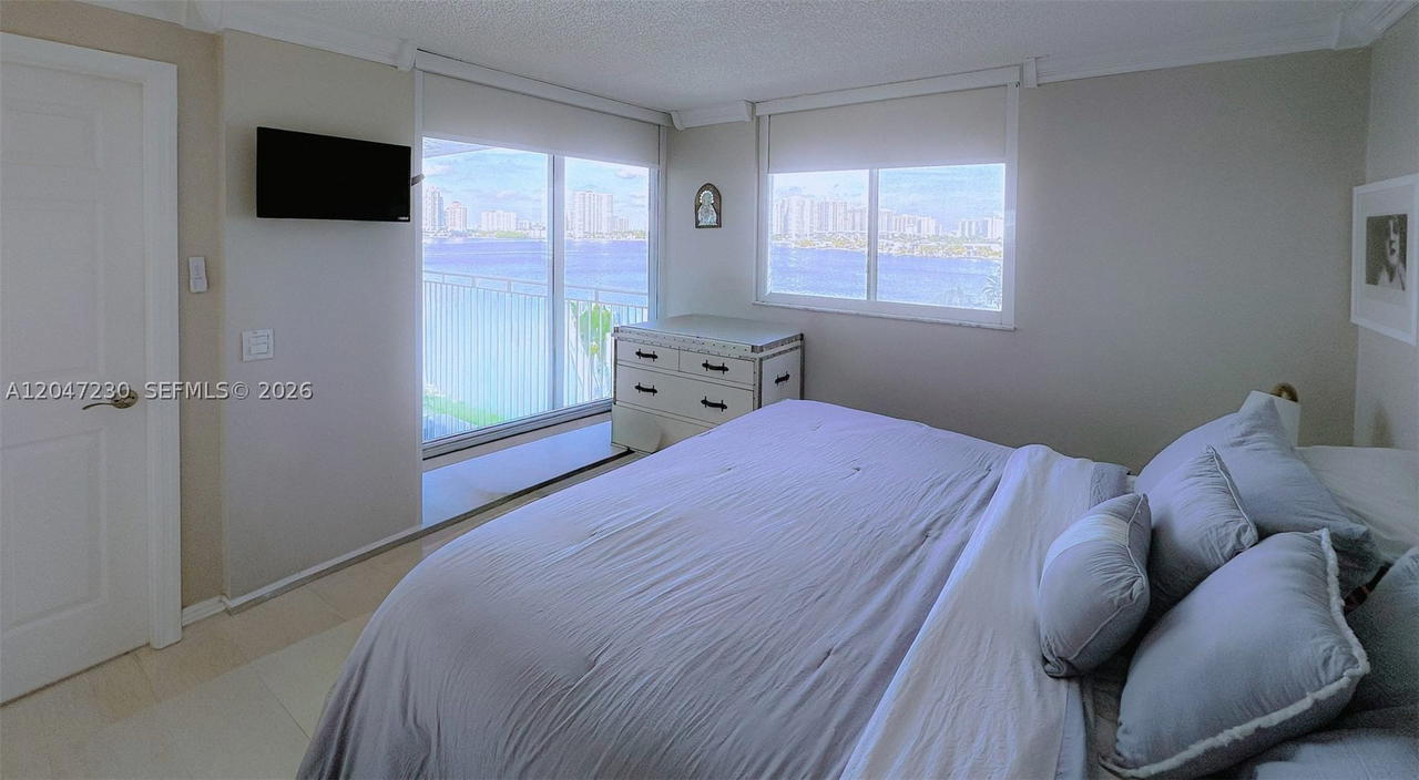 Real estate property located at 18000 Bay Rd #603, Miami-dade, Le Montcalm Condo, Sunny Isles Beach, FL