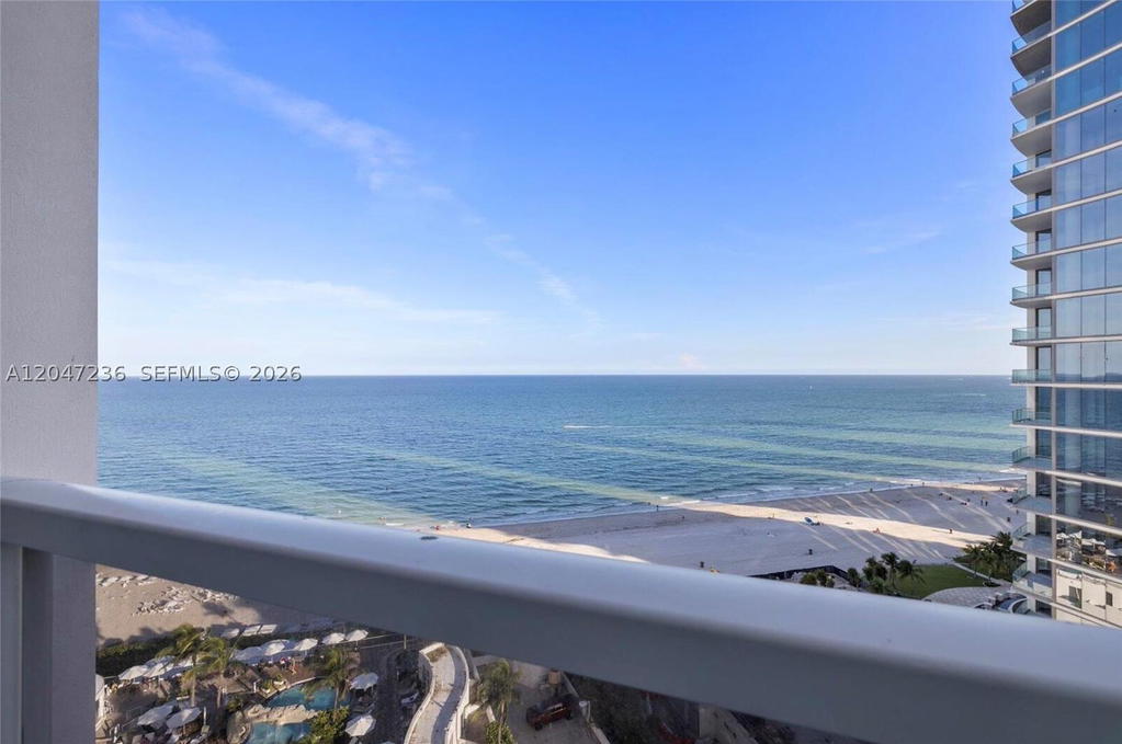 Real estate property located at 18001 Collins Ave #708, Miami-dade, Trump International Sones, Sunny Isles Beach, FL
