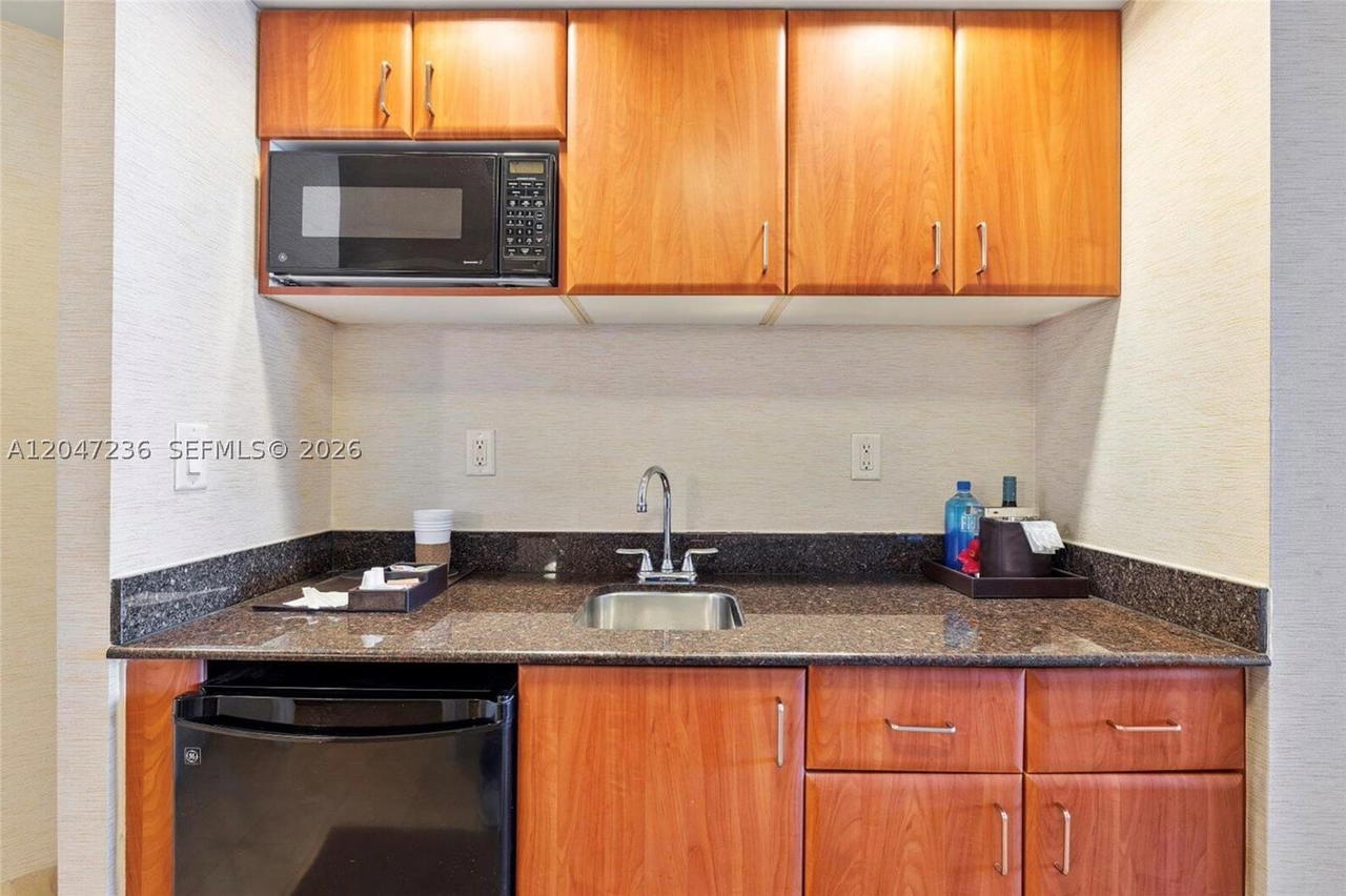 Real estate property located at 18001 Collins Ave #708, Miami-dade, Trump International Sones, Sunny Isles Beach, FL