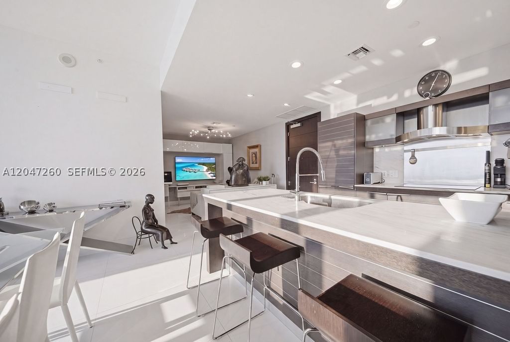 Real estate property located at 200 Biscayne Boulevard Way #5110, Miami-dade, Epic West Condo, Miami, FL