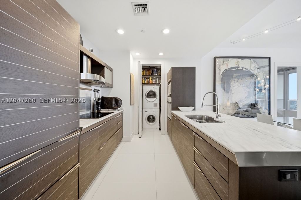 Real estate property located at 200 Biscayne Boulevard Way #5110, Miami-dade, Epic West Condo, Miami, FL