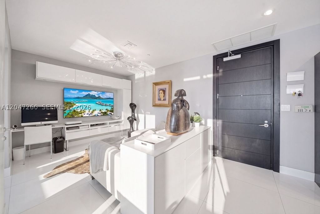 Real estate property located at 200 Biscayne Boulevard Way #5110, Miami-dade, Epic West Condo, Miami, FL