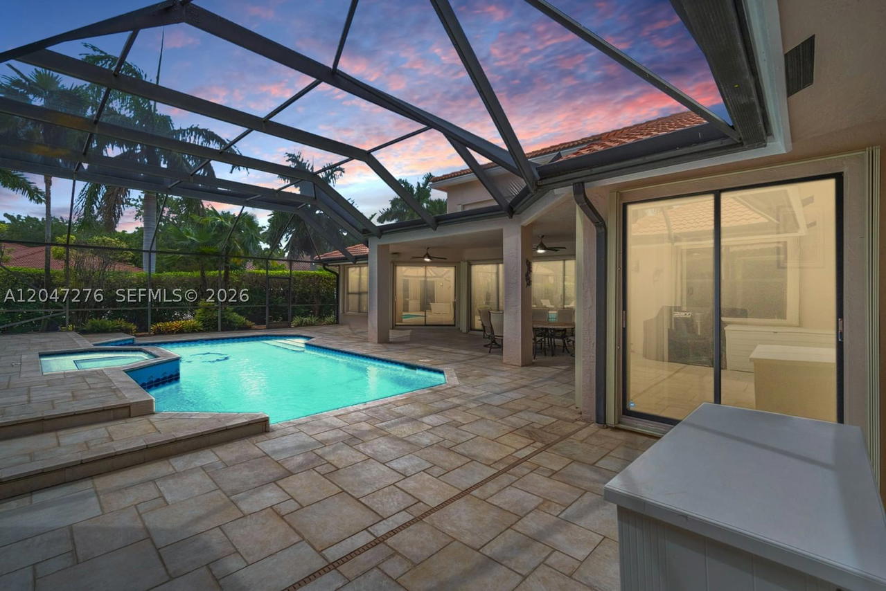 Real estate property located at 392 Coconut Cir, Broward, Palm Island, Weston, FL