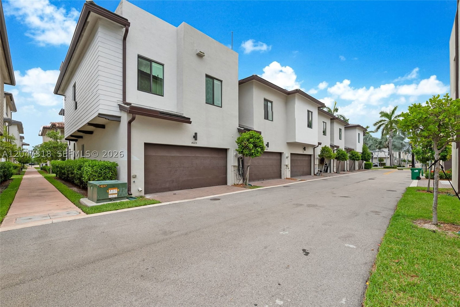 Real estate property located at 4605 83rd Path, Miami-dade, Downtown Doral South Phas, Doral, FL