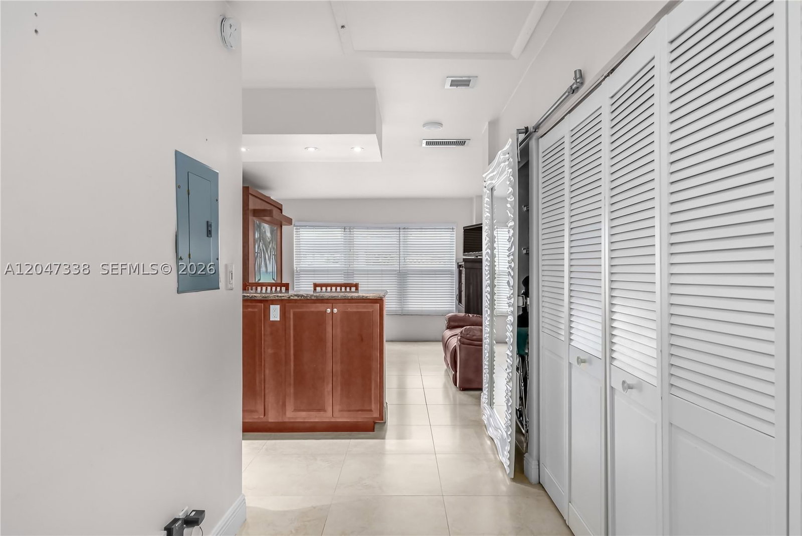 Real estate property located at 405 Ocean Blvd #117, Broward, Parliament House Condo, Pompano Beach, FL