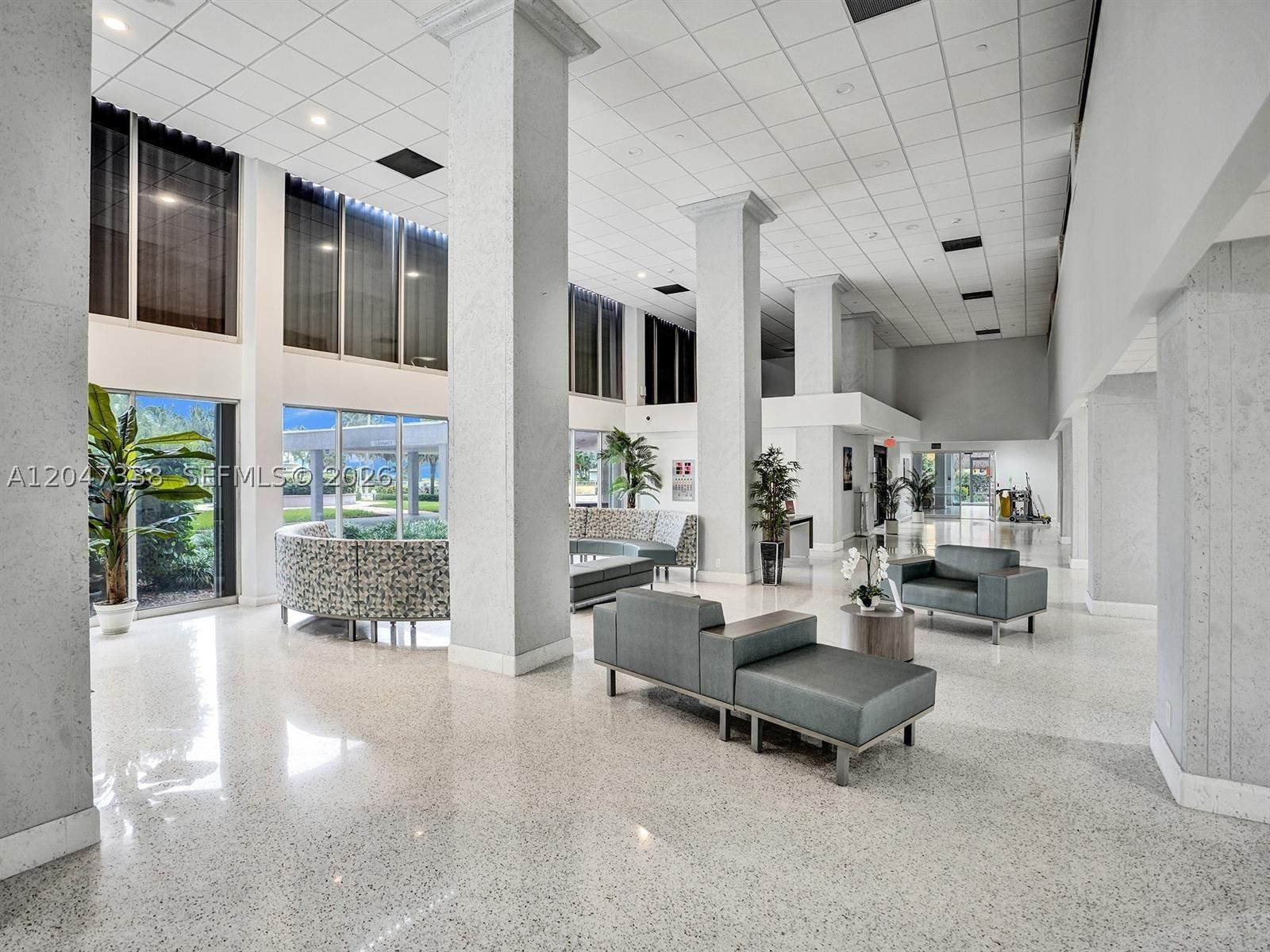 Real estate property located at 405 Ocean Blvd #117, Broward, Parliament House Condo, Pompano Beach, FL