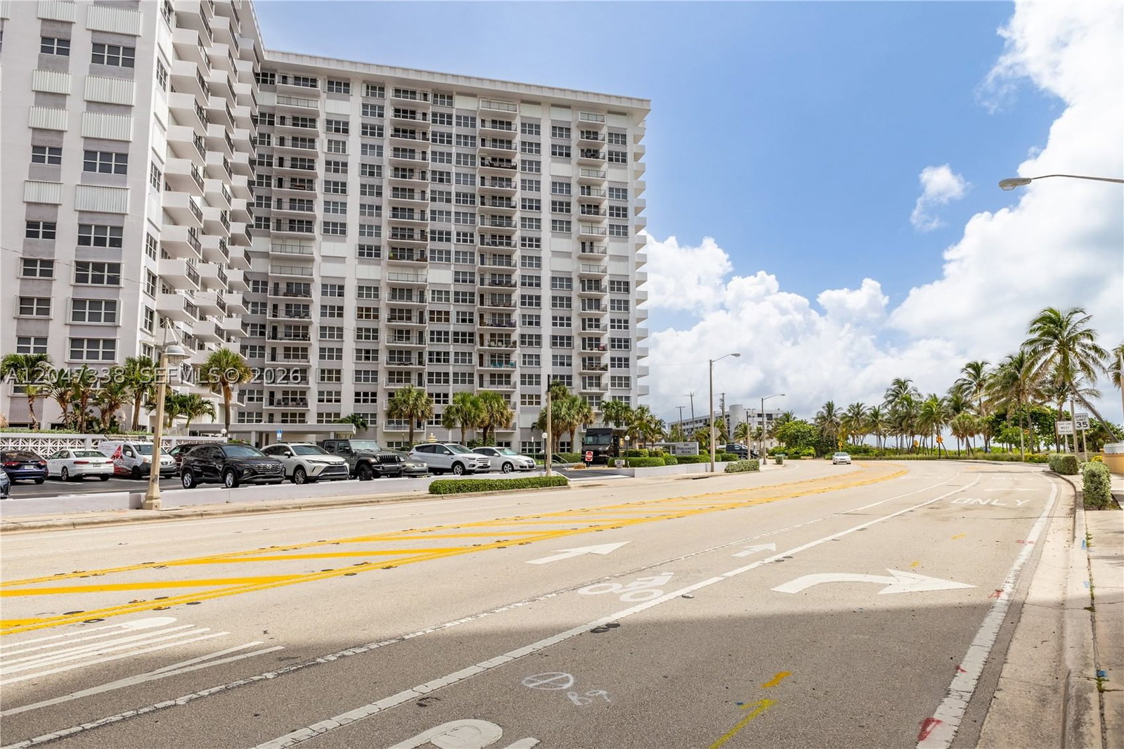 Real estate property located at 405 Ocean Blvd #117, Broward, Parliament House Condo, Pompano Beach, FL