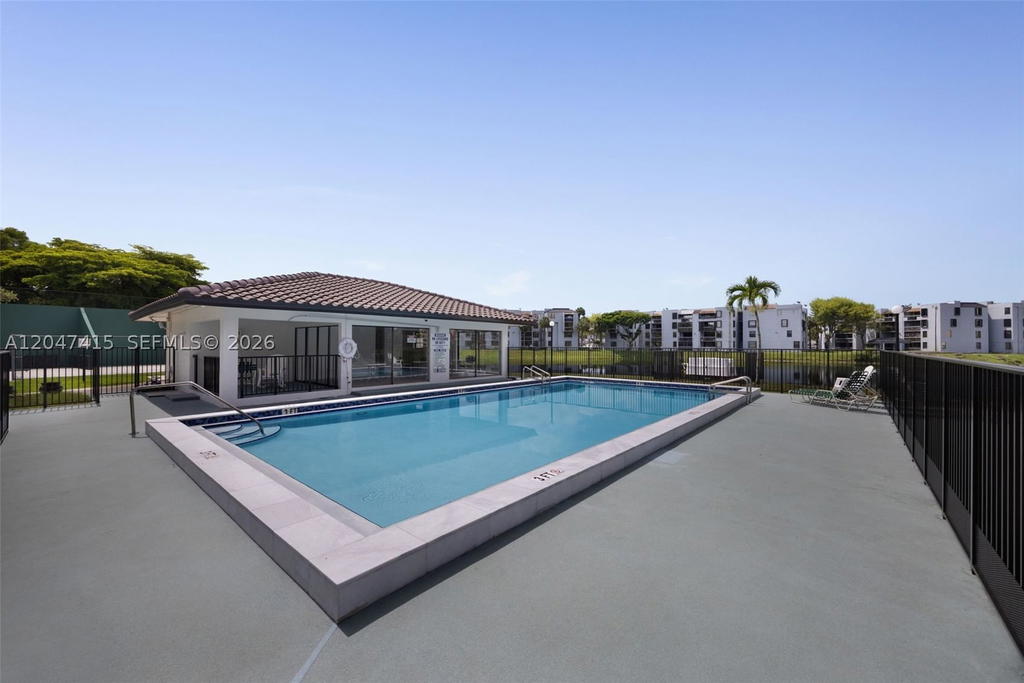 Real estate property located at 1300 122nd Ave #411B-2, Miami-dade, Peninsula At Intl Gardens, Miami, FL