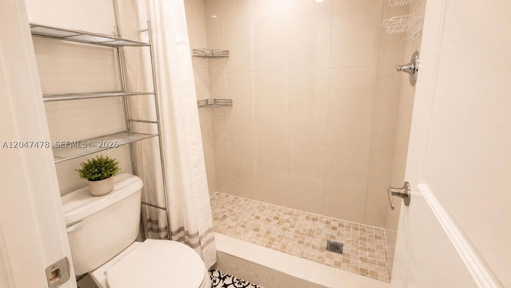 Real estate property located at 6655 Broward Blvd #206, Broward, Plantation Club D Condo, Plantation, FL