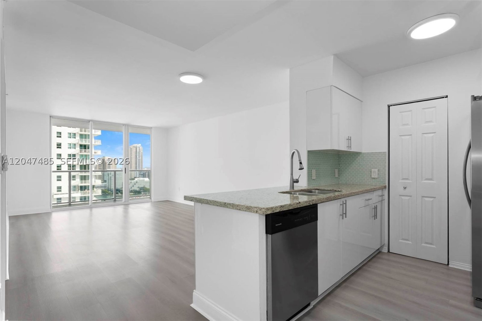 Real estate property located at 1155 Brickell Bay Dr #2206, Miami-dade, The Mark On Brickell Cond, Miami, FL