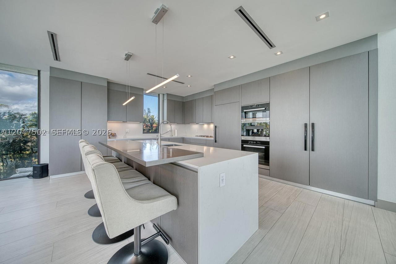 Real estate property located at 7520 Treasure Dr, Miami-dade, Treasure Island, North Bay Village, FL