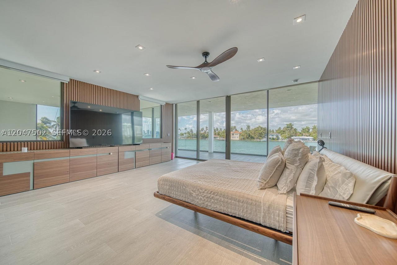 Real estate property located at 7520 Treasure Dr, Miami-dade, Treasure Island, North Bay Village, FL