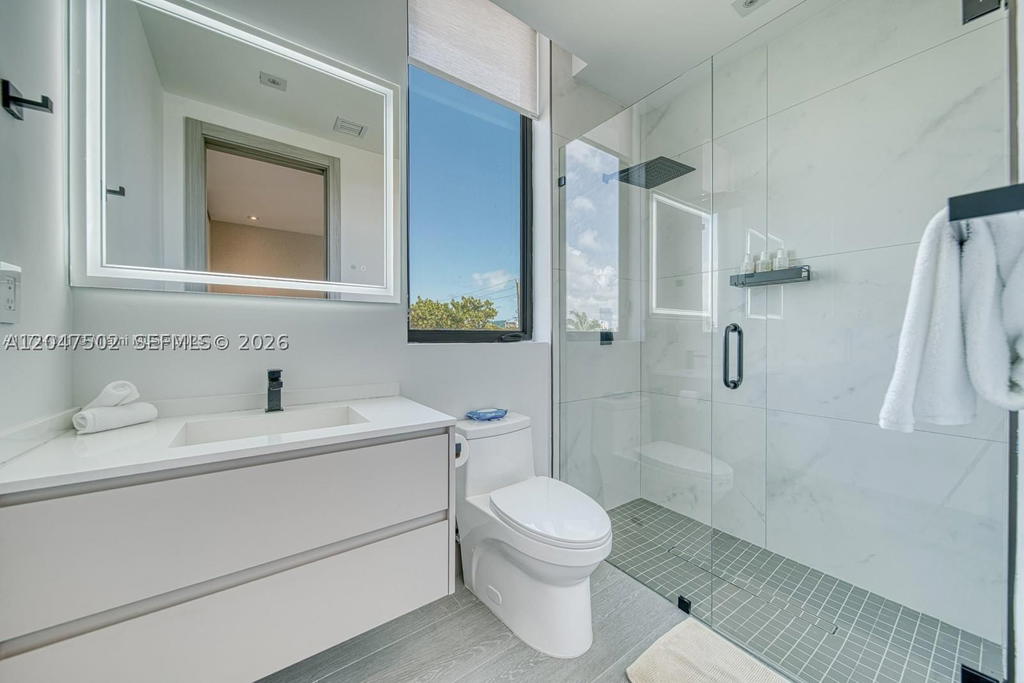 Real estate property located at 7520 Treasure Dr, Miami-dade, Treasure Island, North Bay Village, FL
