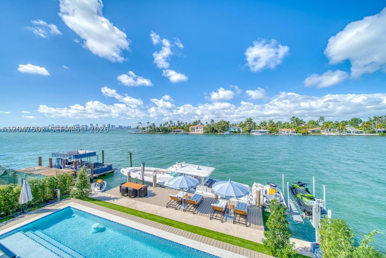 Real estate property located at 7520 Treasure Dr, Miami-dade, Treasure Island, North Bay Village, FL
