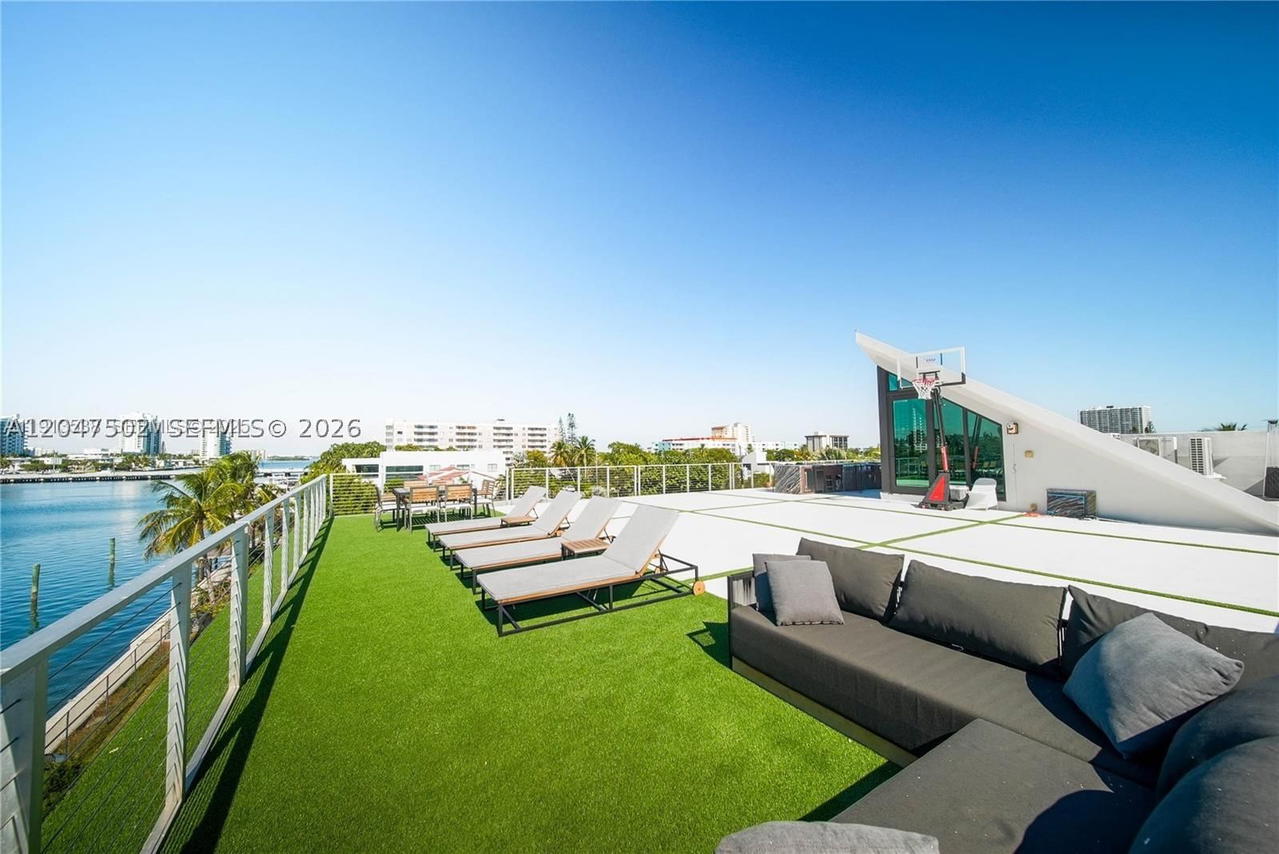 Real estate property located at 7520 Treasure Dr, Miami-dade, Treasure Island, North Bay Village, FL