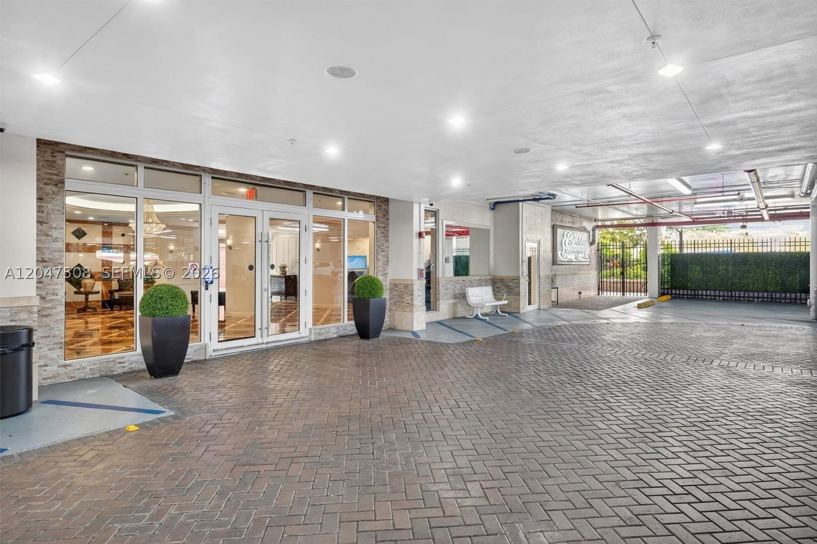 Real estate property located at 3232 Coral Way #903, Miami-dade, Gables Marquis Condo, Miami, FL