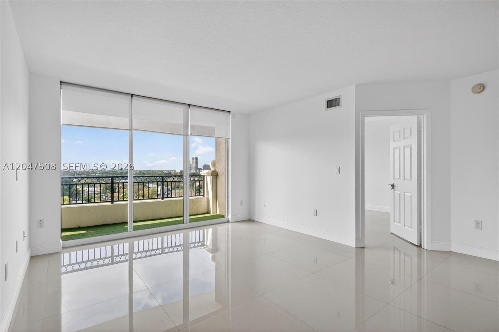 Real estate property located at 3232 Coral Way #903, Miami-dade, Gables Marquis Condo, Miami, FL